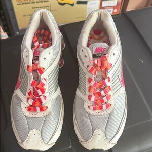 Nike Women's White and Pink Sneakers turbo 8